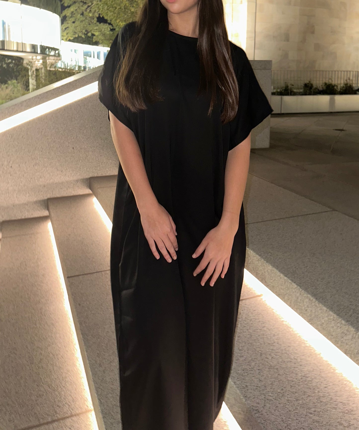 Essential Nida Inner Abaya — Black & White