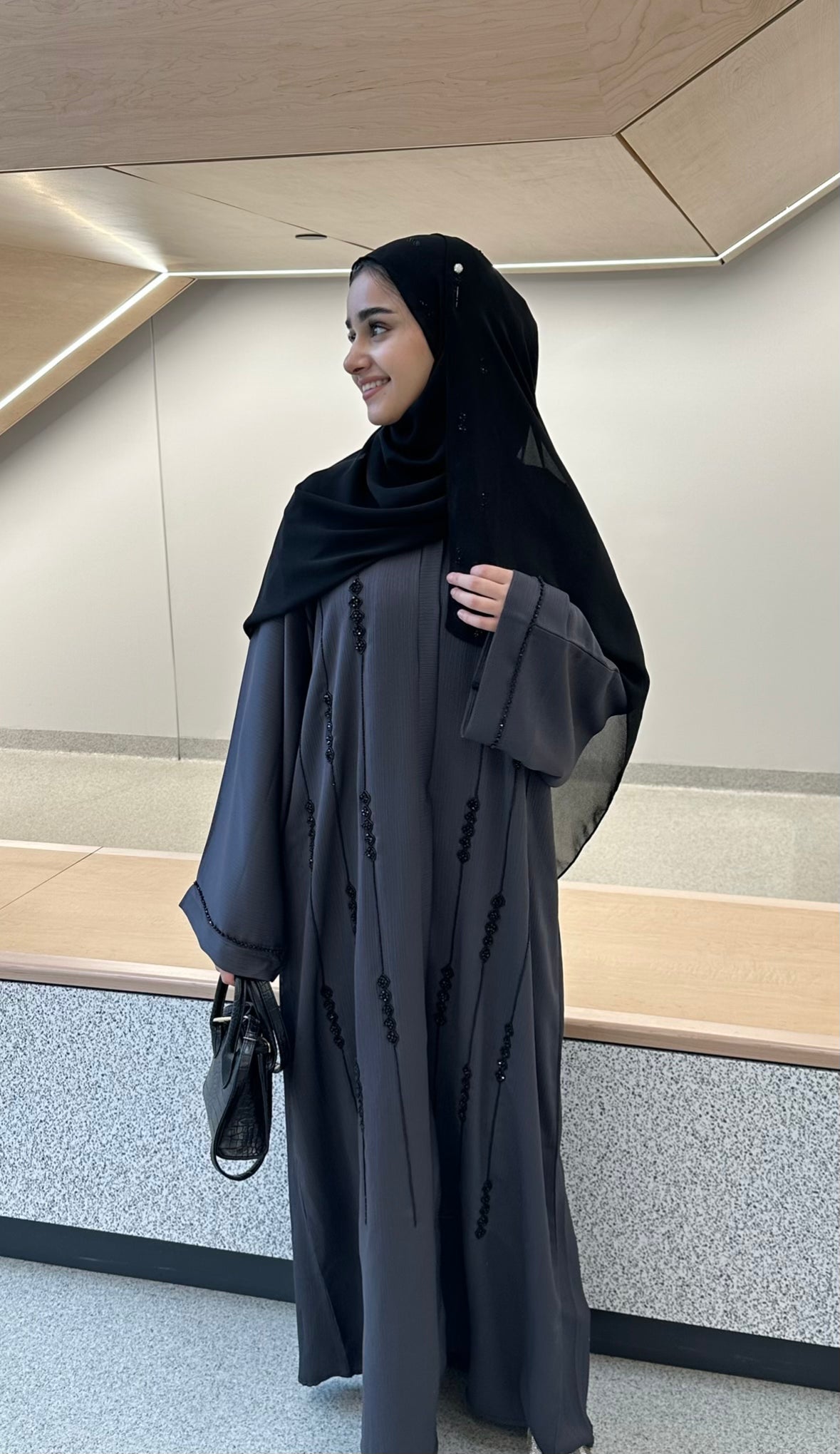NAILA ABAYA